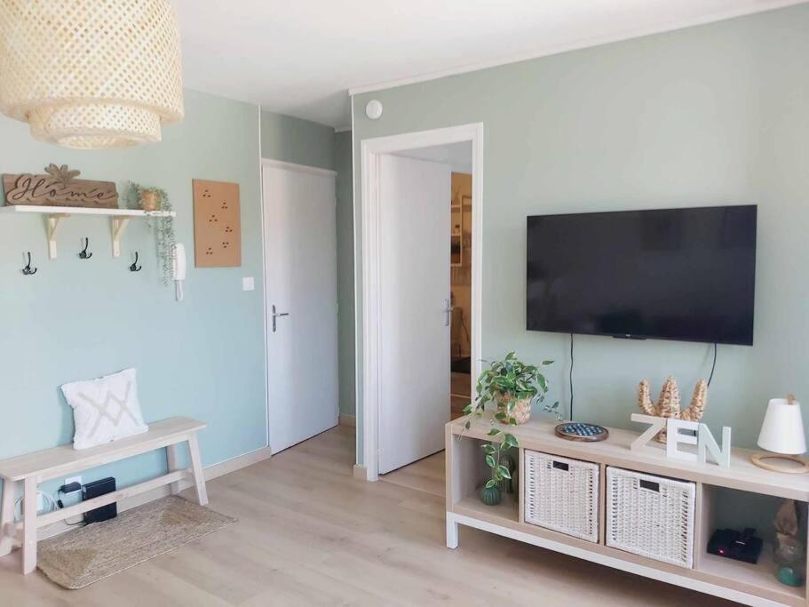 Les Coteaux De Mahe Apartment ตูร์นง-โซร์-โฮน ภายนอก รูปภาพ